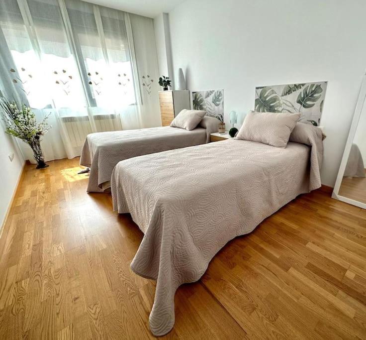 Studio 14 + Garaje Incluido. Nuevo, Elegante, Acogedor. Haro Eksteriør billede